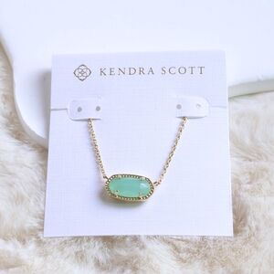 Kendra Scott Elisa Pendant Necklace. Gold Chalcedony Glass